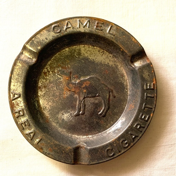 Vintage Camel Pressed Tin Advertising Ashtray - A Real Cigarette - Picture 3 of 8
